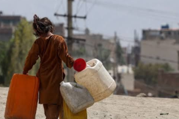 اليونيسف: الأطفال الأفغان العائدون يواجهون جفافًا طويل الأمد