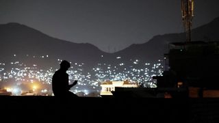 مخالفت با قطع اینترنت؛ نخستین رویارویی عریان کابل و قندهار؟