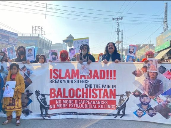 کاروان معترضان بلوچ علیه 'نسلکشی' بلوچها به سوی اسلامآباد حرکت کرد