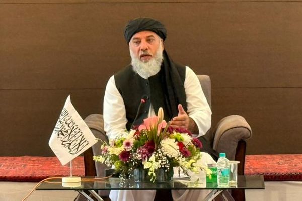 د طالبانو د سوداګرۍ وزیر له هندمیشتو افغان سوداګرو سره پر سوداګریزو فرصتونو غږېدلی