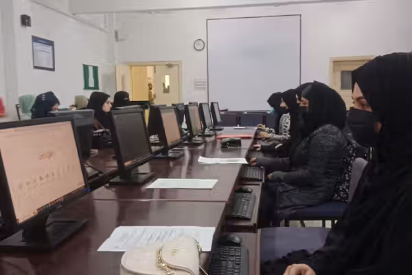 دیپلومات طالبان: دانشجویان افغان در پاکستان با خطر اخراج روبهرو هستند