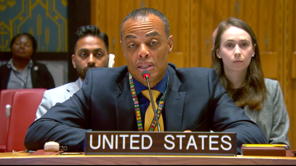 نماینده امریکا: بر تهدیدهای تروریستی از افغانستان متمرکز هستیم