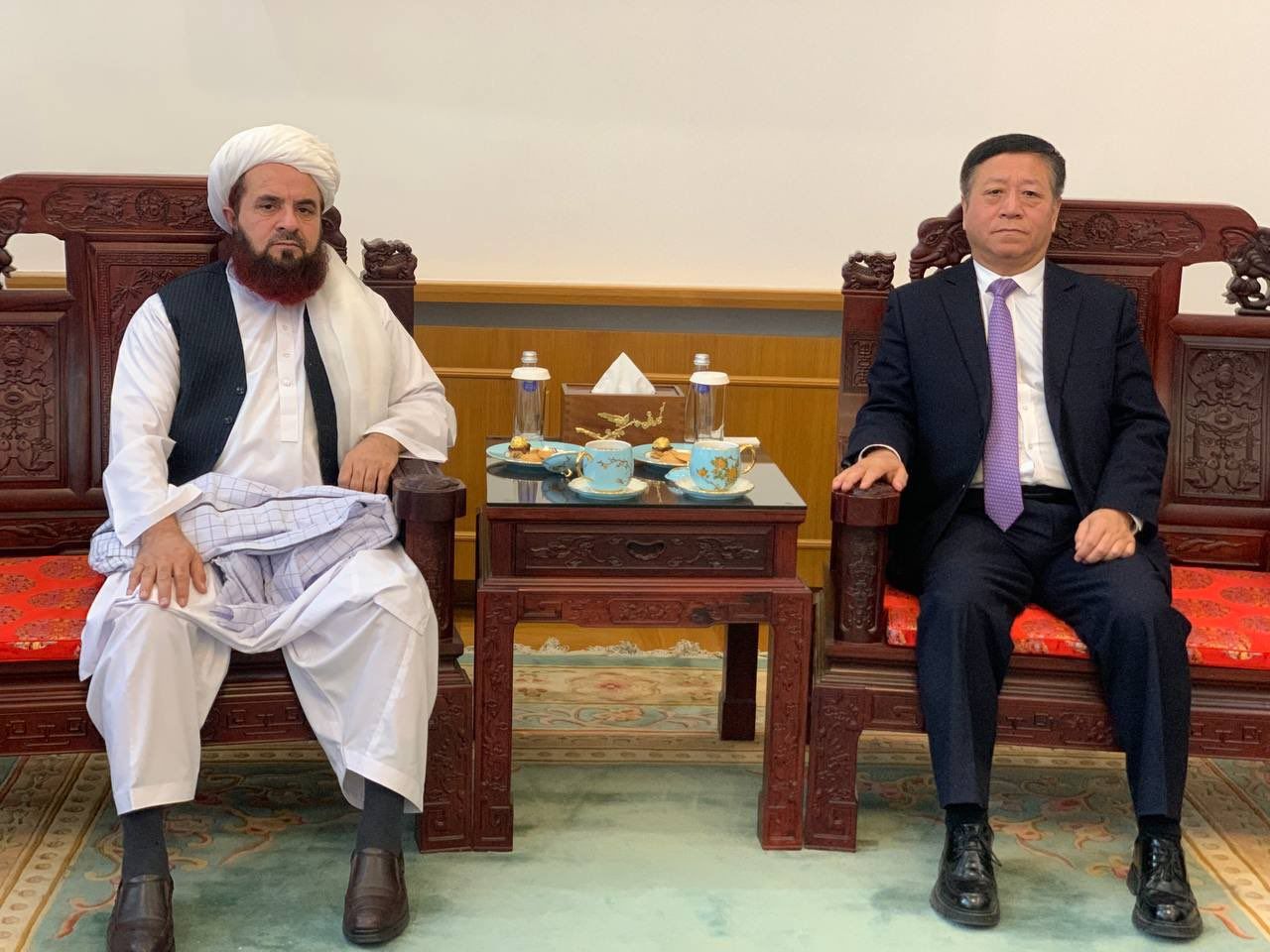 په مسکو کې د طالبانو او چین سفیرانو پر سیاسي او اقتصادي همکاریو خبرې کړې