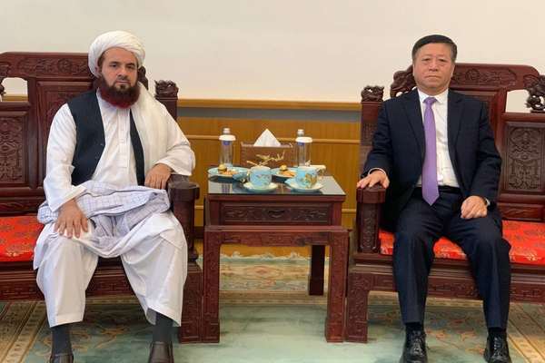 په مسکو کې د طالبانو او چین سفیرانو پر سیاسي او اقتصادي همکاریو خبرې کړې