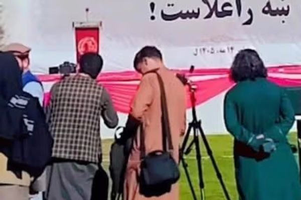 منظمة دعم الإعلام الأفغاني: طالبان أهانت الصحفيين في ولاية ننغرهار