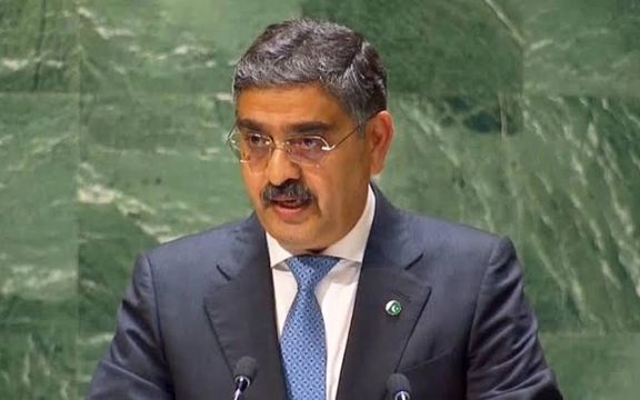 ایکسپرېس ټربیون: د پاکستان لومړي وزیر انوارالحق کاکړ خپل رسمي کارونه وځنډول