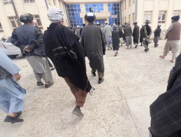 احتجاج عدد من سكان ولاية فارياب ضد طالبان