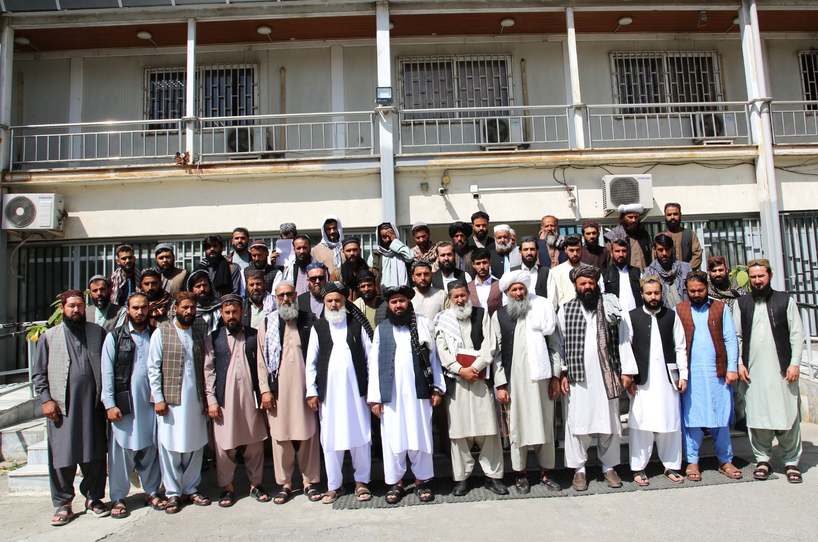 طالبانو په روان کال کې د کار له جواز پرته د څه باندې ۱۶ زره کارګرو د تشخیص خبر ور کړی