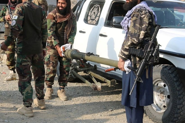 أميركا تدعو رعاياها إلى مغادرة أفغانستان فوراً