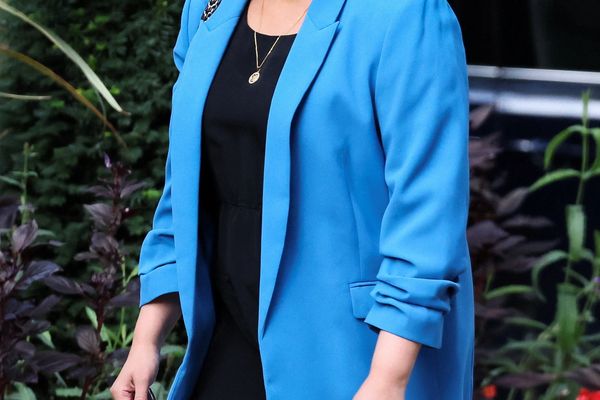 مسلمة بريطانية من أصول باكستانية تتولى وزارة الداخلية في بريطانيا