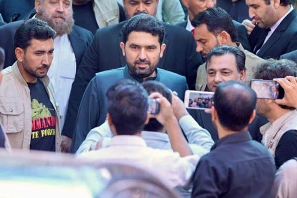 وزیر اعلای خیبر پختونخوا: روند اخراج مهاجران افغان تسریع میشود