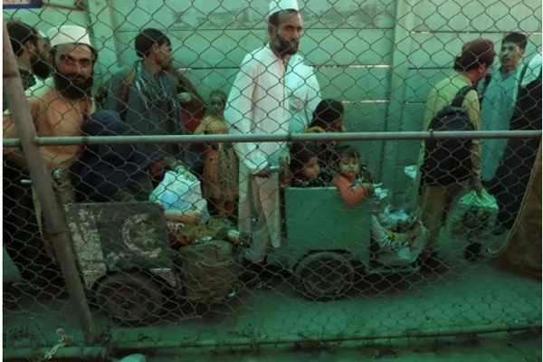 Pakistan To Open 3 New Border Crossings To Expedite Deportation of Afghans