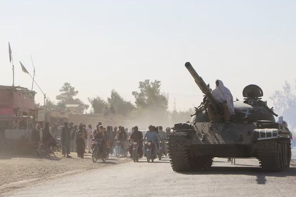 بريطانيا تحذّر من السفر إلى أفغانستان وتصفه بـ"الخطر الشديد"