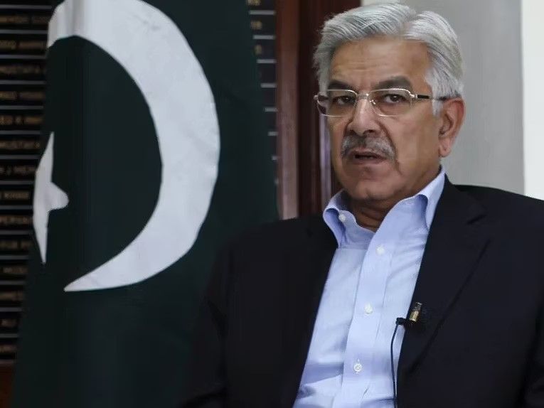 وزير الدفاع الباكستاني: المحادثات مع طالبان وصلت إلى طريق مسدود كامل