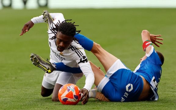 آلاوز ۰-۱ رئال مادرید؛ در دیدار دشوار با ٢ کارت سرخ، کهکشانیها شرایط قهرمانی را حفظ کردند