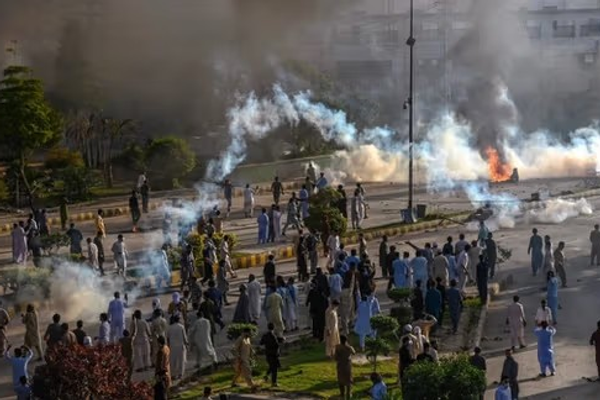په نیپال کې د وروستیو لاریونونو په تړاو تر ۴۰۰ ډېر کسان نیول شوي دي