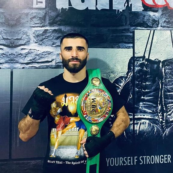 مسابقات قهرمان مقابل قهرمان؛ قهرمان شاهین، ورزشکار مویتای افغانستان امشب وارد رینگ میشود