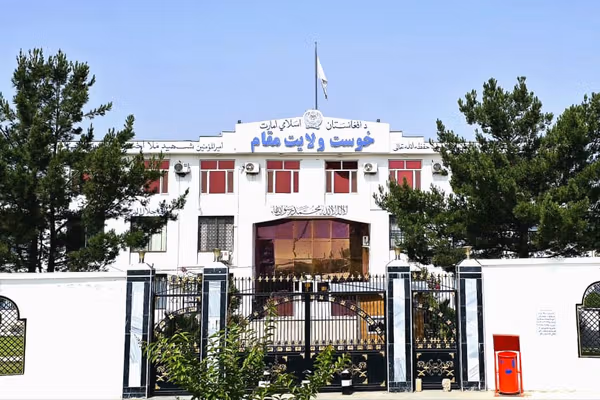 خوست کې د طالبانو والي له پانګوالو غوښتي چې په دغه ولایت کې پانګونې پراخې کړي