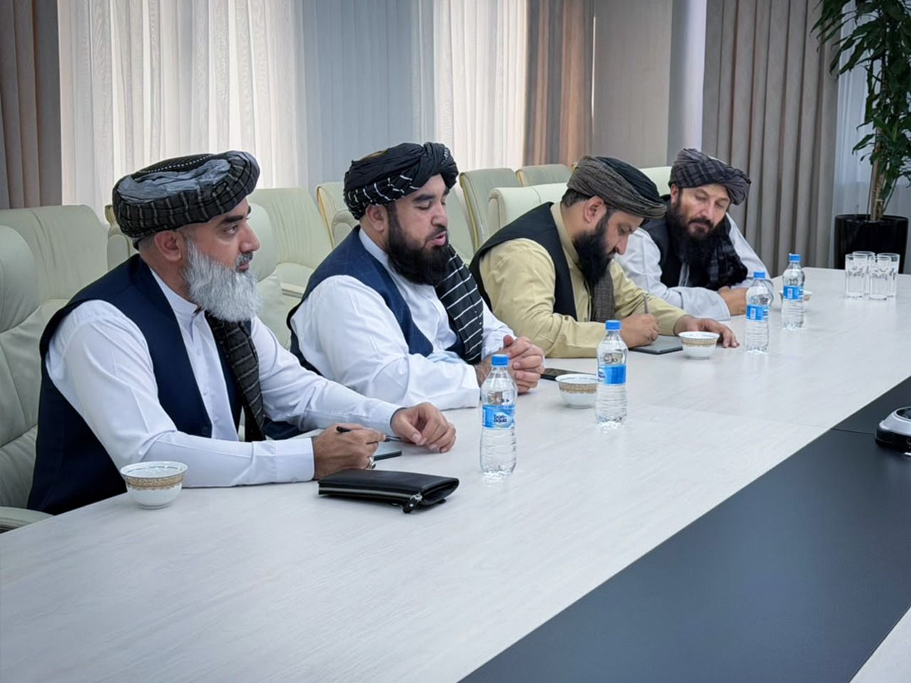 طالبان: د برېښنا په برخه کې د ازبکستان لا ډېرو همکاریو ته اړتیا لرو