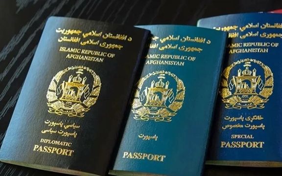 د طالبانو تر واک لاندې په ممبۍ کې د افغانستان کونسلګرۍ د پاسپورټونو د وېش لړۍ پیل کړې
