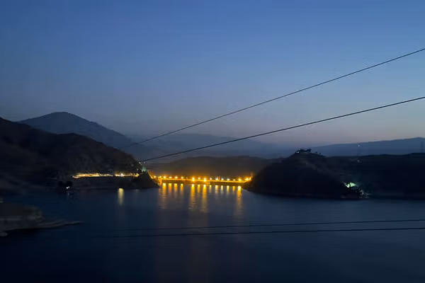 یو شمېر روسي شرکتونه د برېښنا بندونو جوړولو په تړاو له طالبانو سره په خبرو بوخت دي