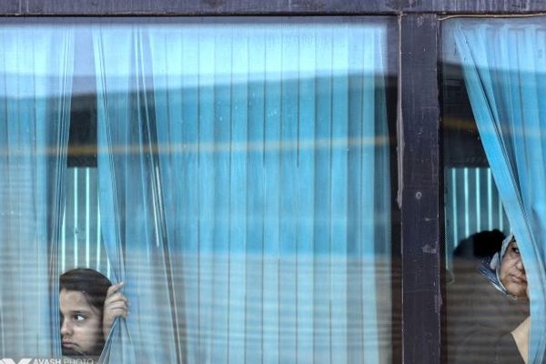 ذا ديبلومات: إيران جعلت اللاجئين الأفغان "كبش فداء" لأزماتها الداخلية