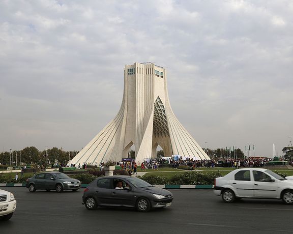 روزنامه رسالت: پذیرش مهاجران قانونی فرصتی برای ایران است