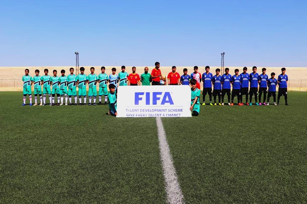 آغاز مسابقات نوجوانان فوتبال در بلخ؛ تیم‌ها برای صعود به مرحله نهایی رقابت می‌کنند 