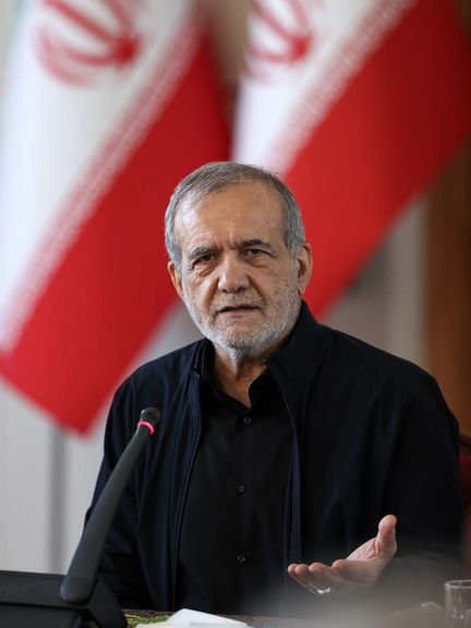 رئیسجمهور ایران بر تقویت روابط با افغانستان تاکید کرد