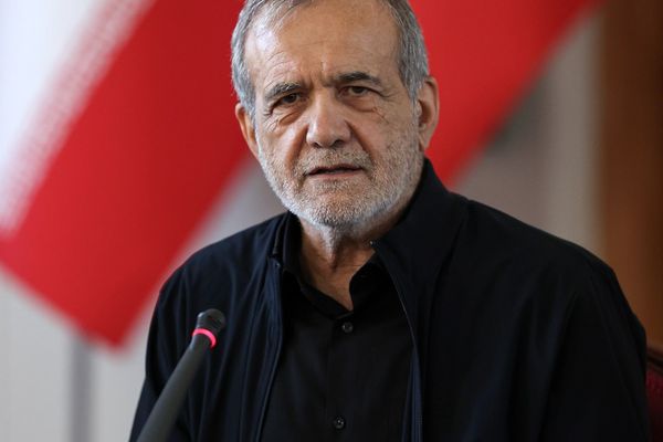 Iranian President Urges Stronger Ties With Afghanistan, Signals Willingness To Visit