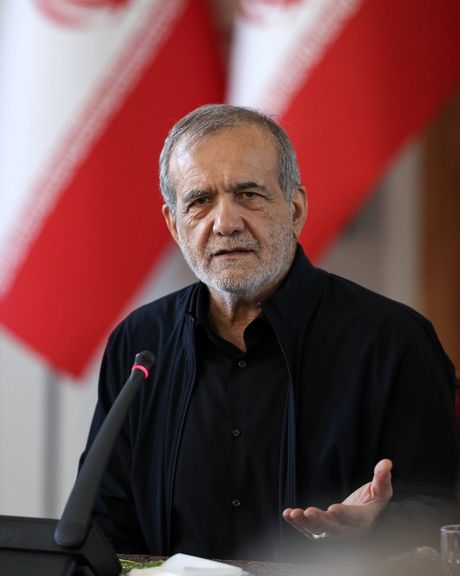 Iranian President Urges Stronger Ties With Afghanistan, Signals Willingness To Visit