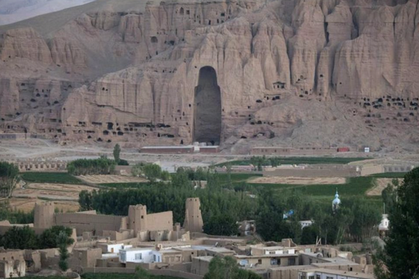 طالبان تكشف في باميان عن كتاب حول مبايعة الملا هبة الله