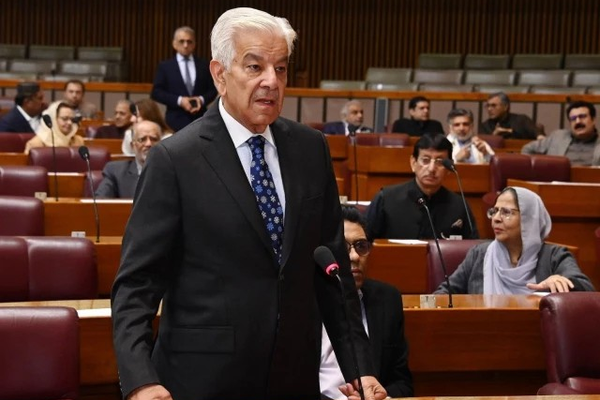 د پاکستان دفاع وزیر په بلوچستان کې د «لوی شمېر» پوځیانو د ځای پرځای کولو وړاندیز کړی