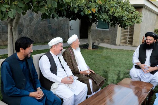 مولوي کبیر د اهل تشیع علماوو او د نیمروز مرستیال والي سره د کډوالو د وضعیت په اړه خبرې کړې