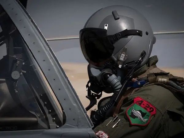 د امریکا نوې څېړنې: د ۳ افغان پیلوټانو الوتکه کې ستونزه نه وه، لارښود ته یې غوږ نیولی نه و