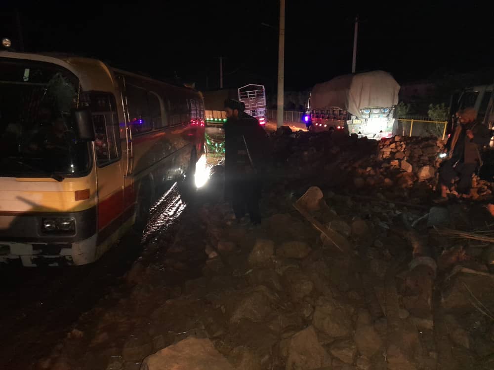 په تېرو ۲۴ ساعتونو کې د ورښتونو او سېلابونو په پایله کې ۶ کسان مړه او ۱۷ نور ټپیان شوي 