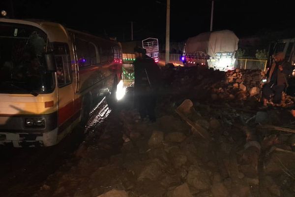 په تېرو ۲۴ ساعتونو کې د ورښتونو او سېلابونو په پایله کې ۶ کسان مړه او ۱۷ نور ټپیان شوي