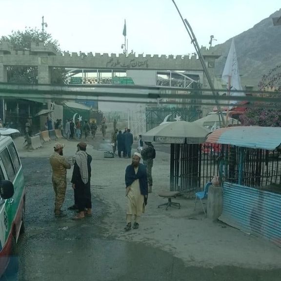 گذرگاه تورخم پس از ۱۰ ساعت دوباره به روی ترافیک باز شد