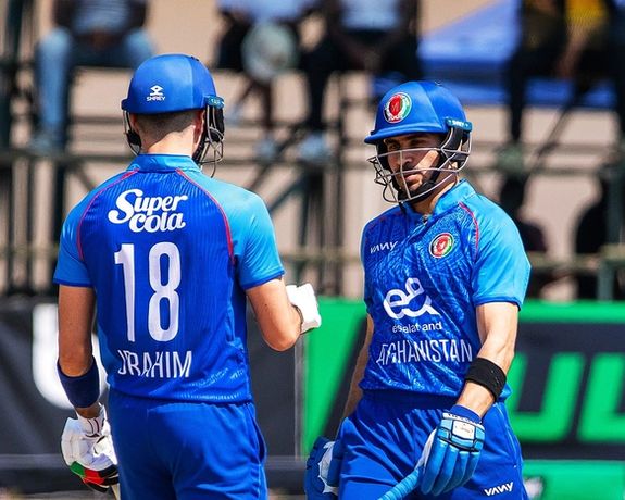 تیم ملی کریکت افغانستان با درخشش عظمتالله عمرزی، زیمباوه را در نخستین دیدار شکست داد