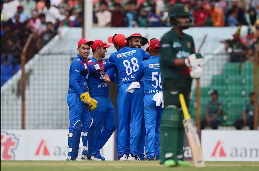 تیم ملی کریکت افغانستان با اختلاف ١٧ دوش بنگلادیش را شکست داد