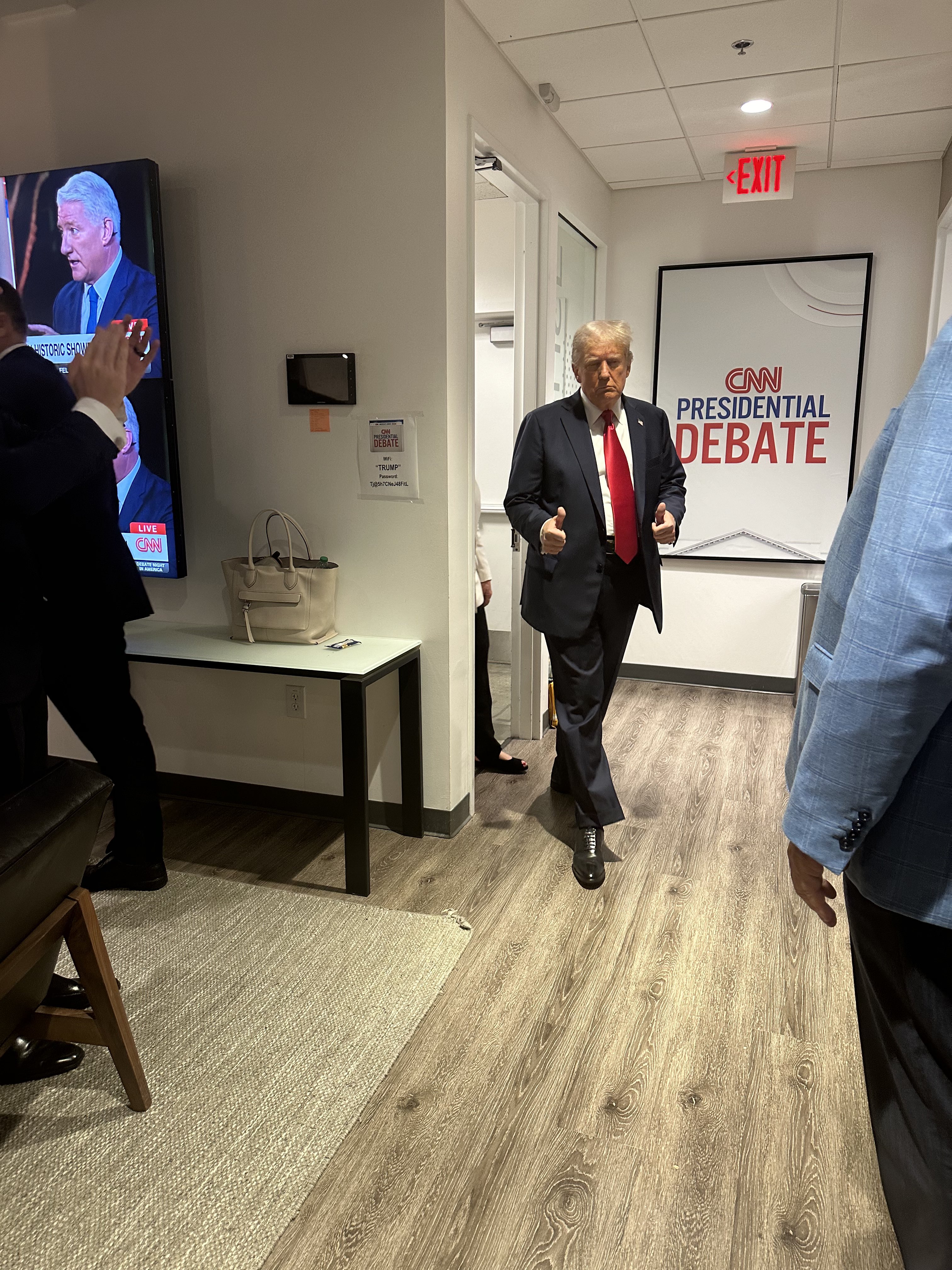 نظرسنجی سی‌ان‌ان: ۶۷ درصد رای‌دهندگان ترامپ را برنده مناظره انتخاباتی دانستند