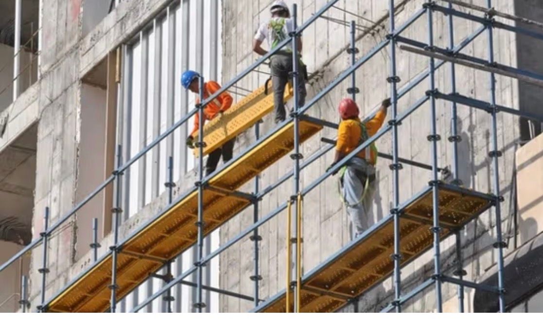 Sudden Expulsion of Afghan Workers ‘Neither Possible Nor Logical’, Says Iranian MP