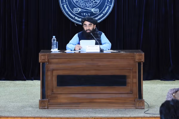 سخنگوی طالبان میگوید حلقاتی خاص در استخبارات و ارتش پاکستان کارشکنی میکنند