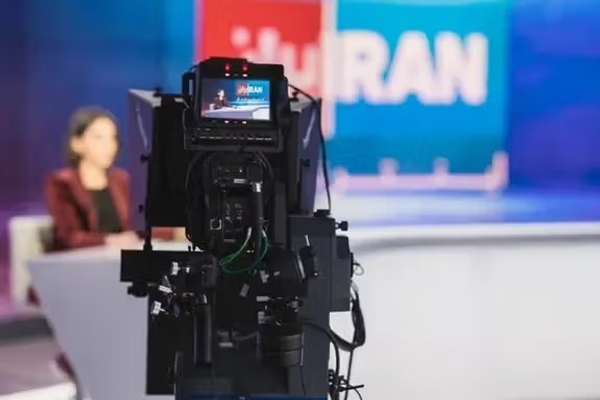 فدراسیون جهانی روزنامهنگاران، ربودن اعضای خانواده مجری خبر ایراناینترنشنال را محکوم کرد