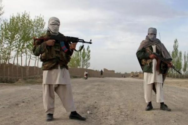 الجيش الباكستاني: حركتا طالبان الأفغانية والباكستانية شنّتا هجوماً مشتركاً على الحدود