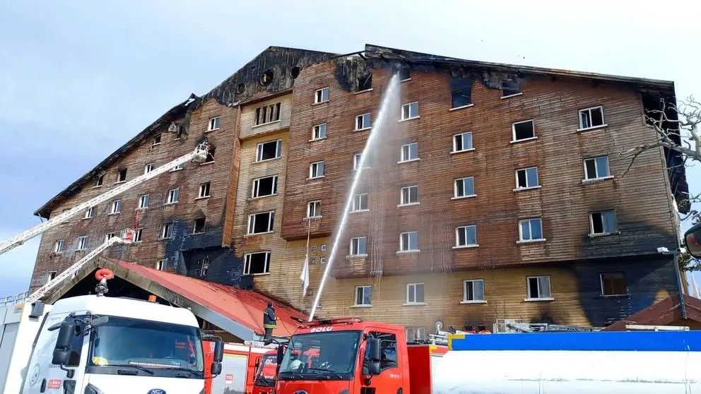 تعداد کشته‌های آتش‌سوزی در هوتلی در ترکیه به ۷۶ نفر رسید