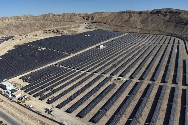 طالبان: سروبي کې د ۲۲،۷۵ مېګاواټه لمریزې برېښنا تولید پروژې چارې ۹۹ سلنه بشپړې شوي دي