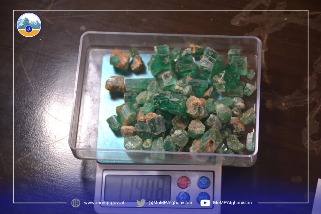 طالبان در مزایده‌ای بیش از دو هزار قیراط زمرد پنجشیر را به فروش گذاشت