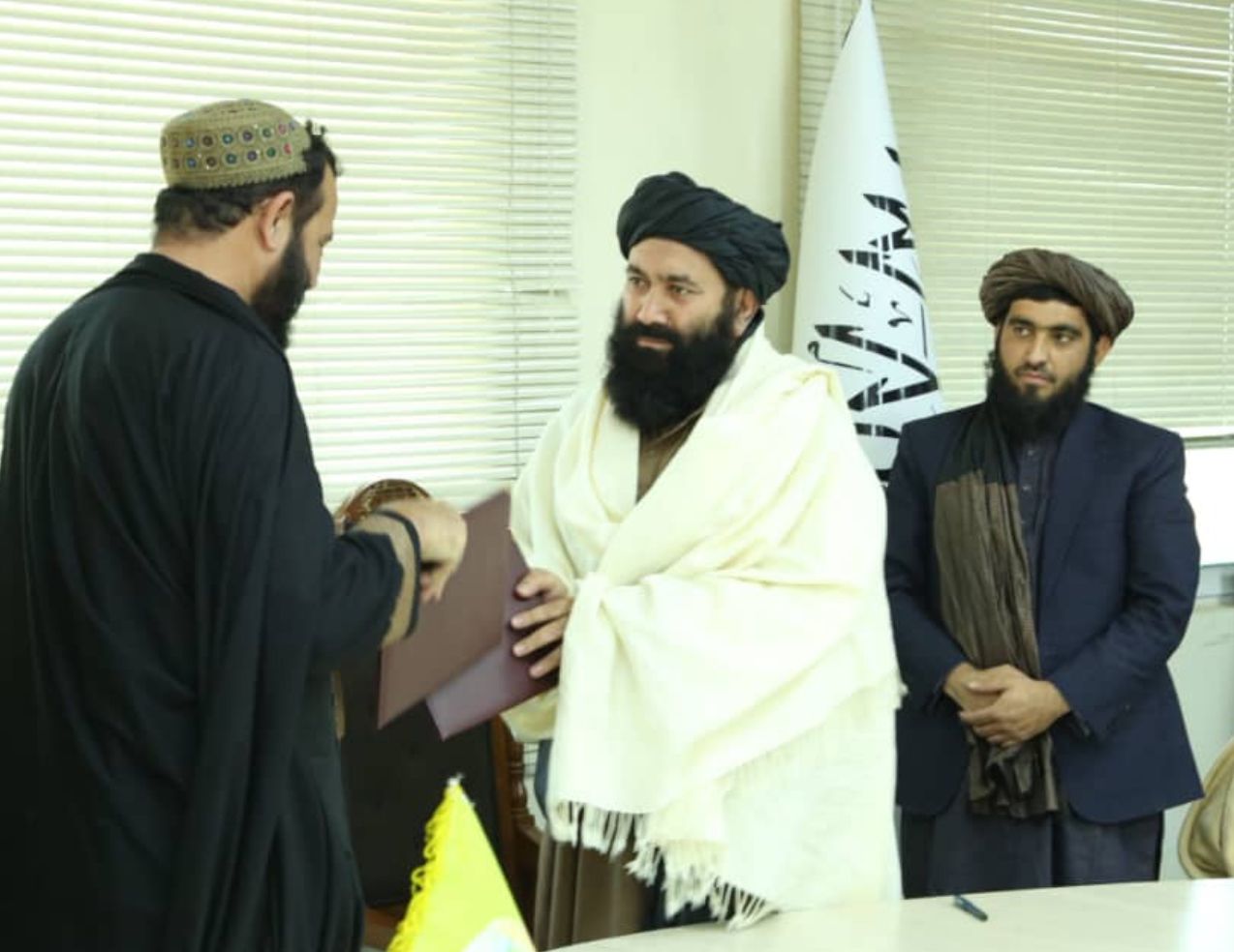 واخان ته د طالبانو د پاملرنې ژمنې؛ طالبان وایي، د چین تر پولې یې خامه سړک بشپړ کړی