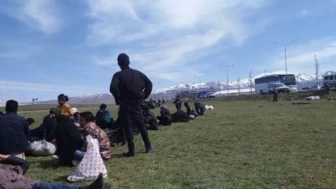 د طالبانو کډوالو چارو وزارت: ترکیې هم له دغه هيواده د بې اسناده افغان کډوالو اېستل چټک کړي